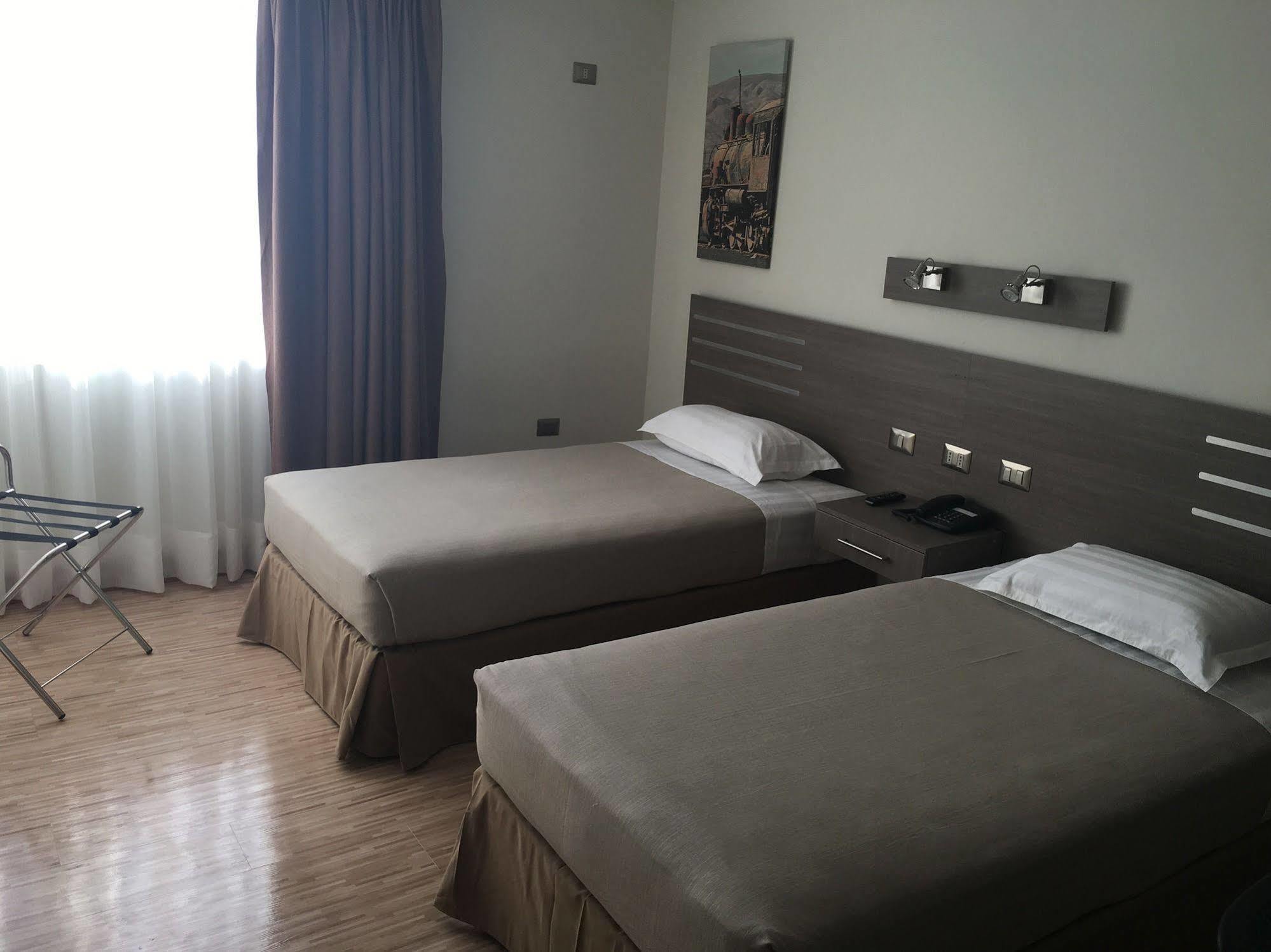 فندق Alto Del Sol Plaza ميجلونيس المظهر الخارجي الصورة